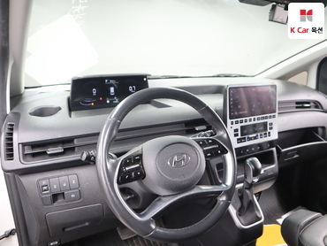 2022 - hyundai staria