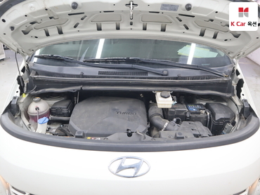 2022 - hyundai staria