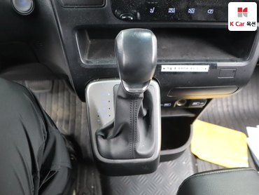 2022 - hyundai staria
