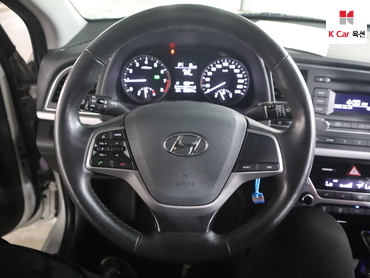 2017 - hyundai avante
