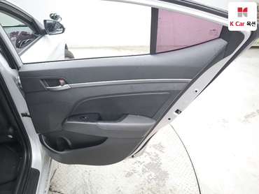 2017 - hyundai avante
