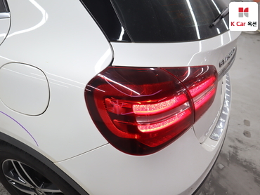 2019 - mercedes-benz gla220