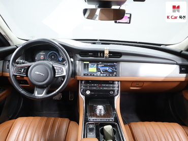 2020 - jaguar xf