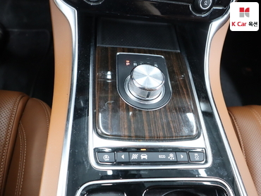 2020 - jaguar xf