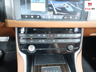 2020 - jaguar xf