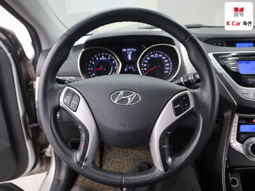 2011 - hyundai avante