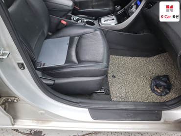 2011 - hyundai avante