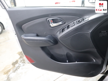 2011 - hyundai tucson
