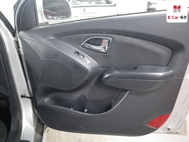 2011 - hyundai tucson