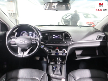 2019 - hyundai avante