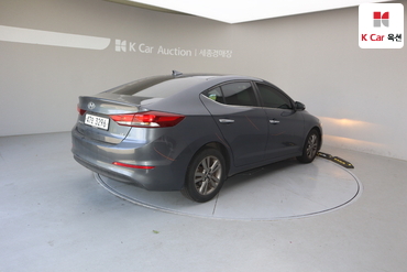 2018 - hyundai avante