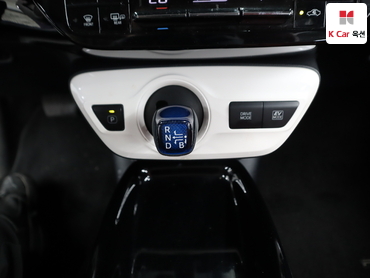 2018 - toyota prius