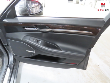 2018 - genesis eq900