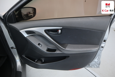 2011 - hyundai avante