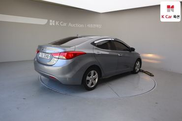 2011 - hyundai avante