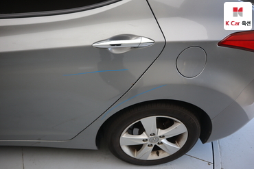 2011 - hyundai avante