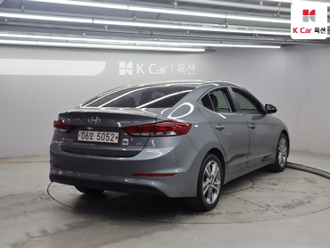 2018 - hyundai avante