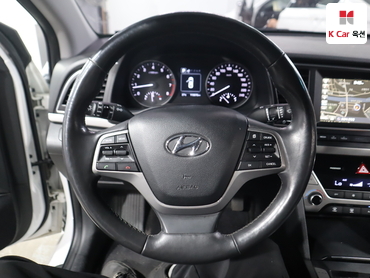 2016 - hyundai avante