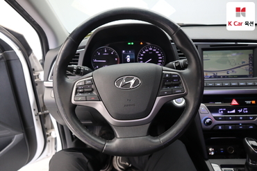 2016 - hyundai avante