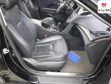 2011 - hyundai grandeur