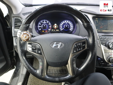 2011 - hyundai grandeur