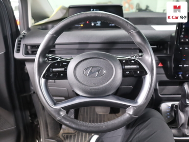 2022 - hyundai staria