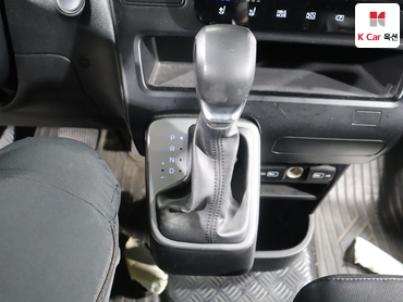 2022 - hyundai staria