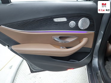 2019 - mercedes-benz e300