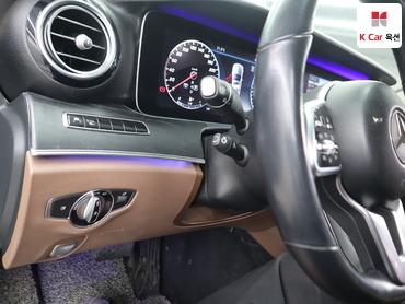2019 - mercedes-benz e300