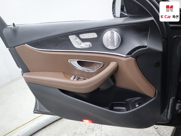 2019 - mercedes-benz e300
