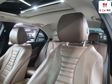 2019 - mercedes-benz e300