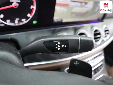 2019 - mercedes-benz e300