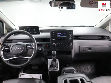 2023 - hyundai staria
