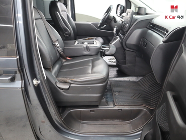 2023 - hyundai staria