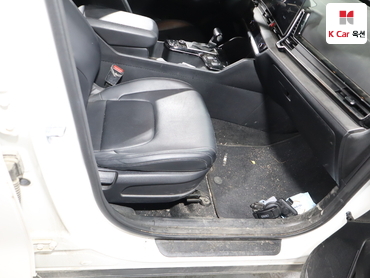 2023 - kia sportage