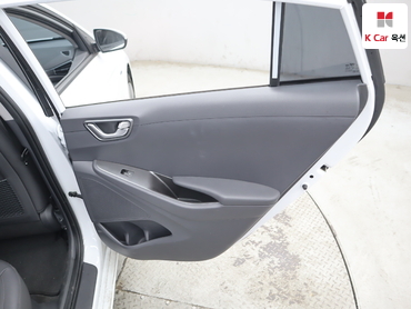 2020 - hyundai ioniq