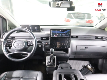 2022 - hyundai staria