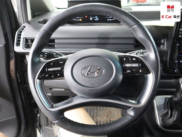 2022 - hyundai staria