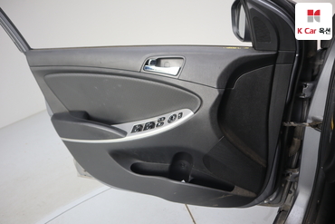 2014 - hyundai accent