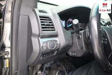 2016 - ford explorer