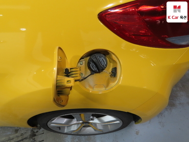 2012 - hyundai veloster
