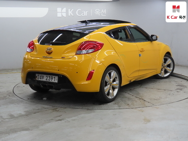 2012 - hyundai veloster