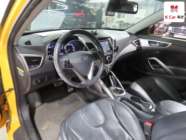 2012 - hyundai veloster