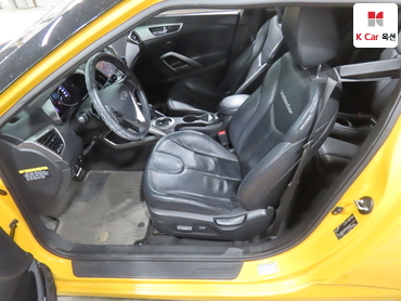 2012 - hyundai veloster