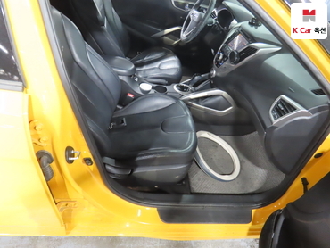 2012 - hyundai veloster