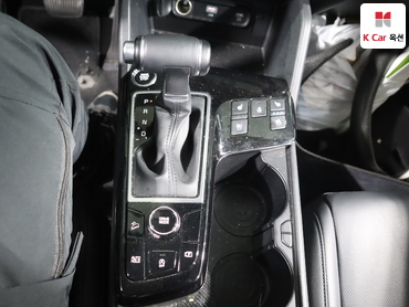 2023 - kia sportage