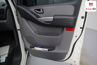 2014 - hyundai grand starex