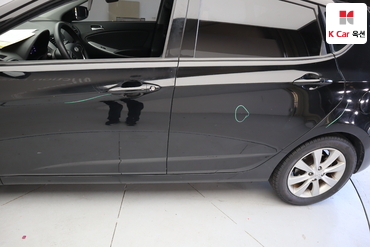 2012 - hyundai accent