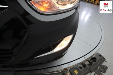 2012 - hyundai accent