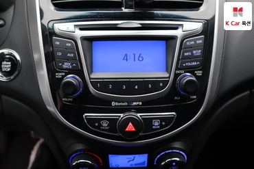 2012 - hyundai accent